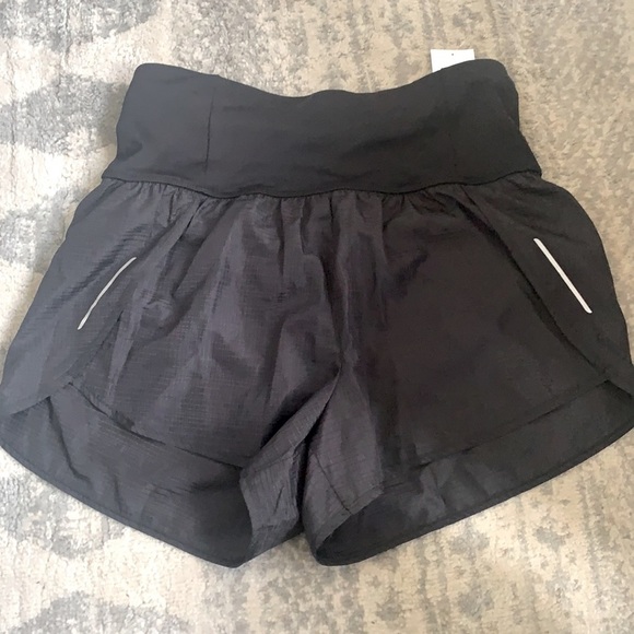 New All in Motion Black High-Rise Run Shorts - Picture 3 of 4